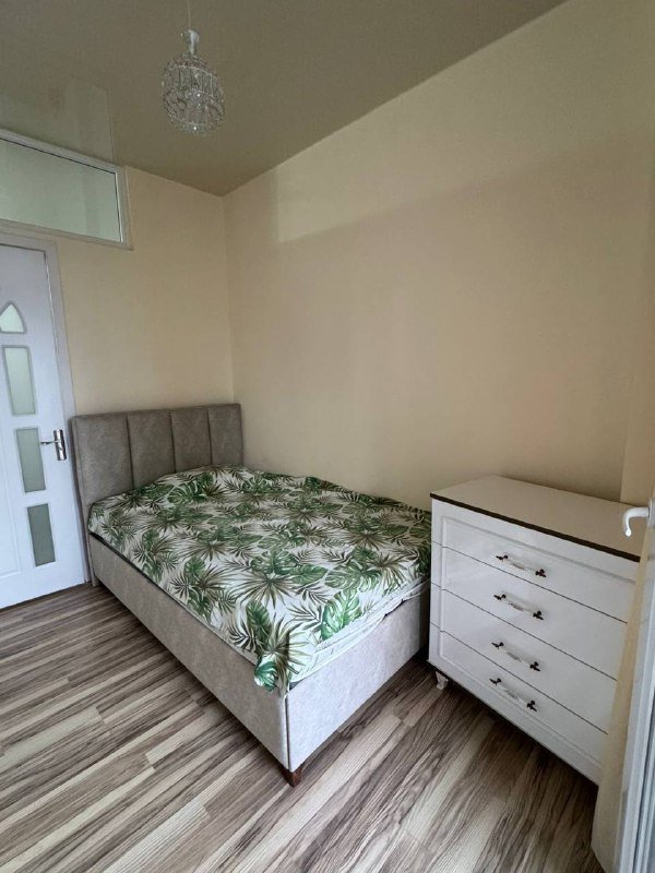 3-комнатная квартира с 2 спальнями, балконом, центральное отопление 8