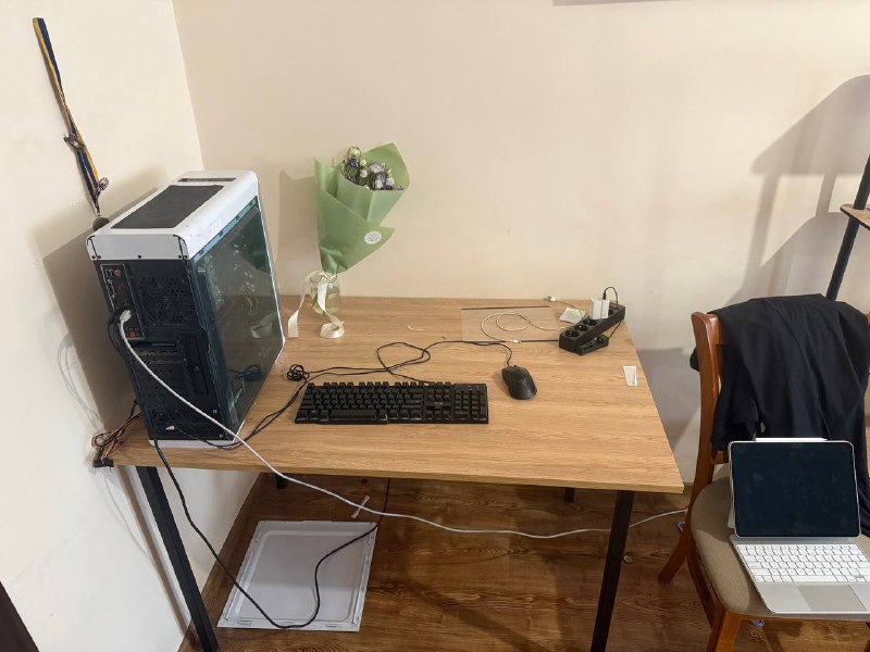 Компьютер Ryzen 7 2700 с 2080 super, клавиатура, мышь, стол 120x80