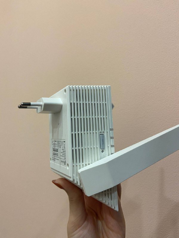 Усилитель Wi-Fi сигнала TP-LINK RE605X 4