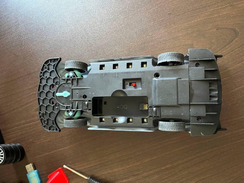 Машинка на радиоуправлении с комплектом колёс и конусами 4