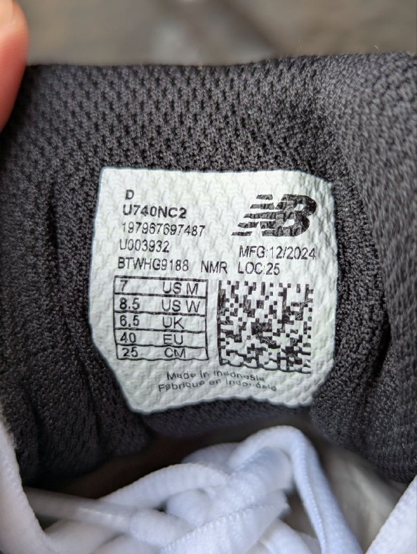 Кроссовки New Balance 740 5