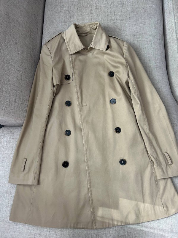 Бежевый тренч, лонгслив Bershka, велюровая кофточка, джинсы Bershka, кофточка Zara 8