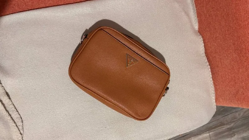 Сумочка Guess, стайлер Rowenta 1