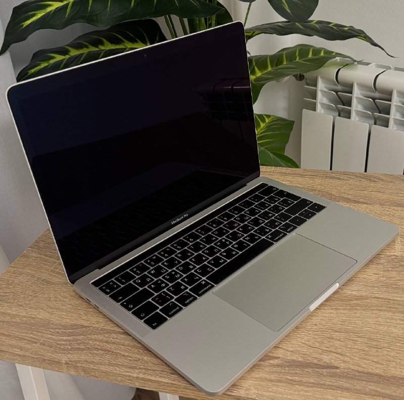 MacBook Pro 13 2019 Touch Bar 2