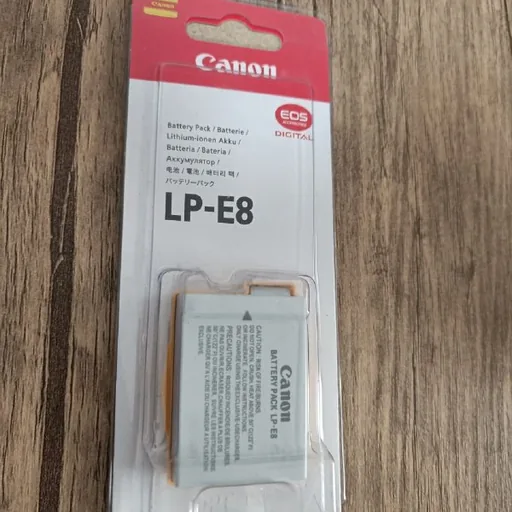 Аккумулятор Canon LP-E8
