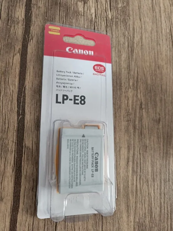 Аккумулятор Canon LP-E8