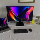 Монитор LG, клавиатура Logitech, мышь, USB-C хаб 3