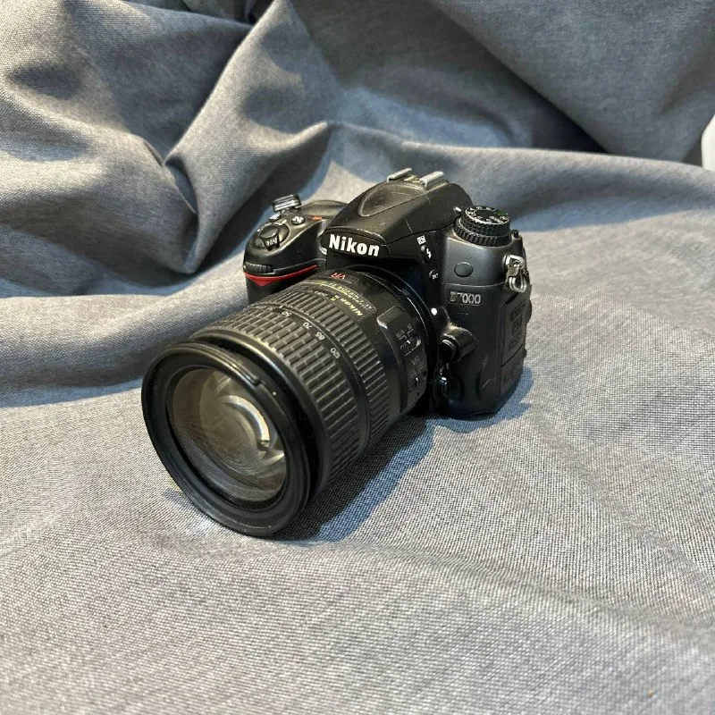 Фотоаппарат Nikon D7000 с объективом и зарядным устройством 1