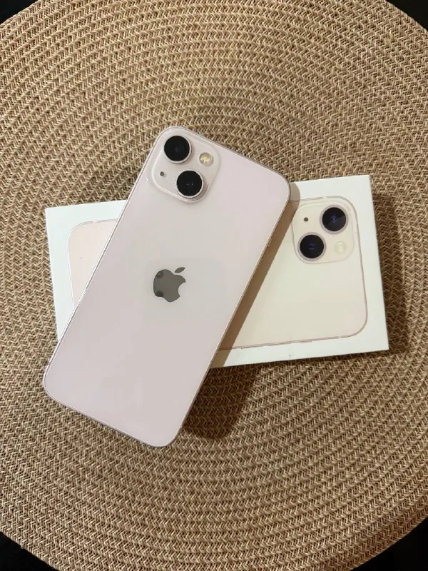iPhone 13 128 GB 1