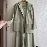 Два женских костюма, оливковый, коричневый 1