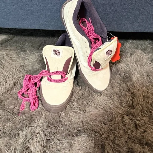Vans, Vans, The North Face, backpack