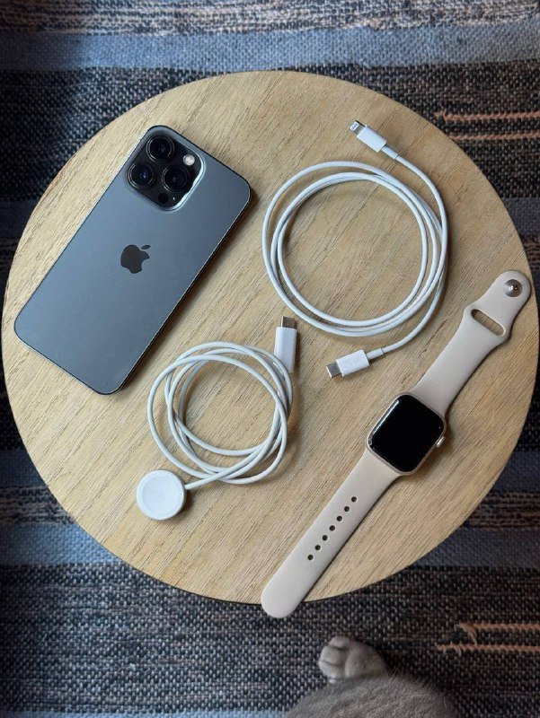 iPhone 13 Pro, Apple Watch Series 7