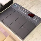 Behringer MonoPoly, NUX DP-2000 3