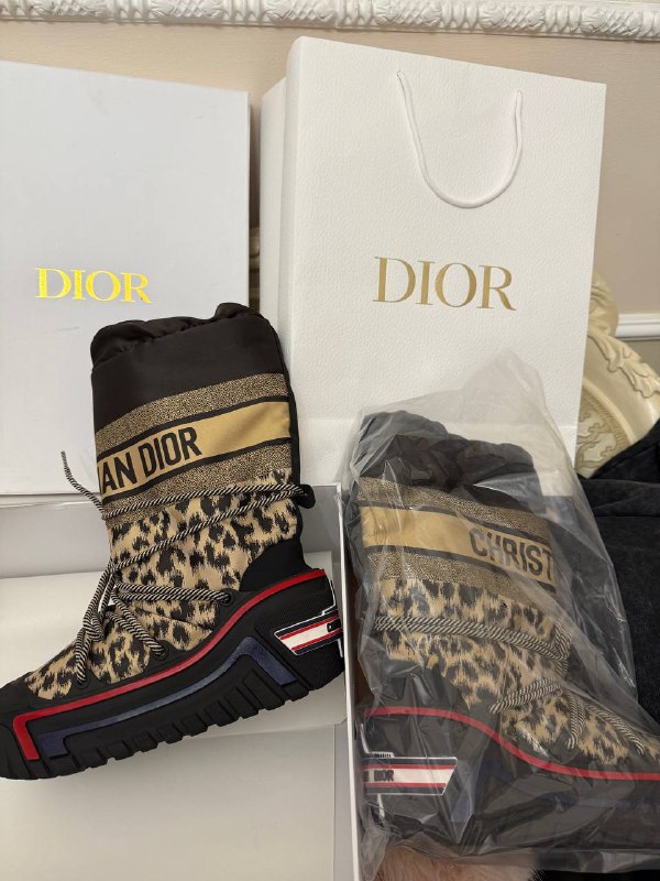 Size 38 Dior snow boots 3