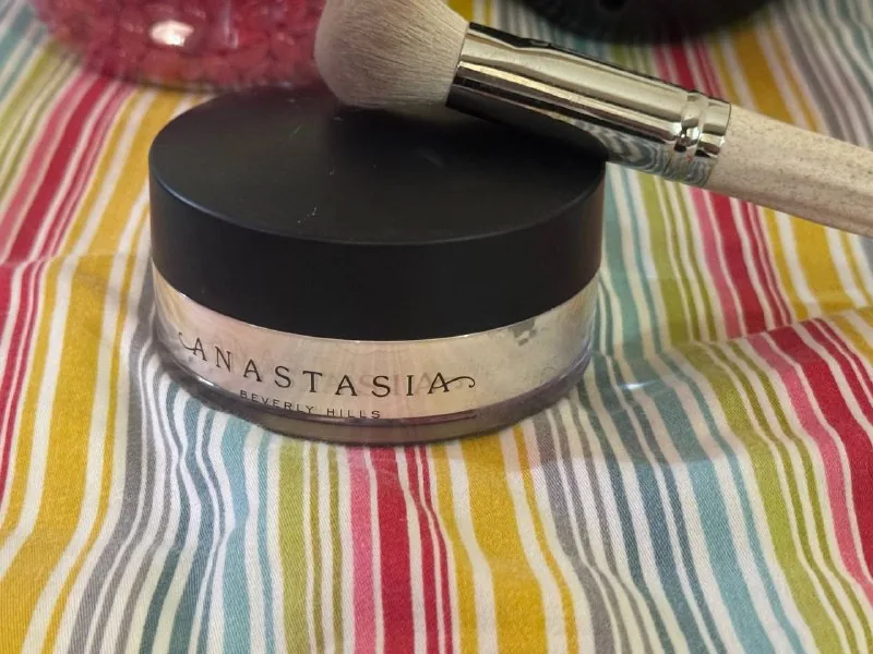 Пудра Anastasia Beverly Hills, лосьон для тела, эссенция для лица 1