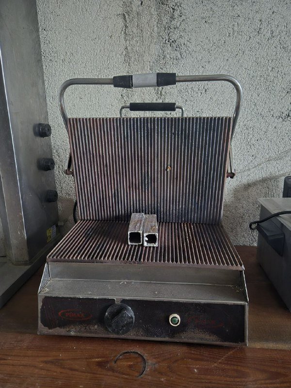 შაურმის აპარატი, კონტაქტური გრილი, ფრიტურნიცა 8