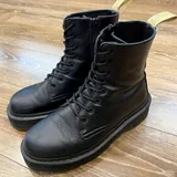 Dr. Martens Vegan Jadon II Mono 2