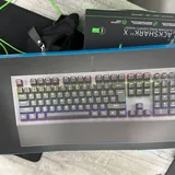 Наушники Razer, мышь Logitech, клавиатура 3