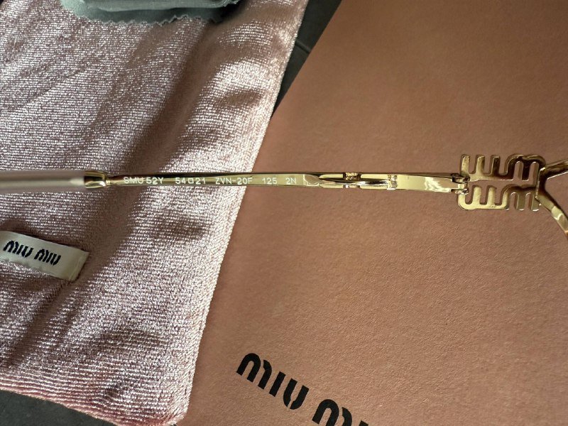 Женские и мужские солнцезащитные очки Miu Miu и Louis Vuitton 4