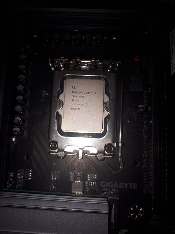 Материнская плата GIGABYTE Z790, процессор Intel Core i5-12600KF, SSD 512GB, RAM 32GB DDR5 2