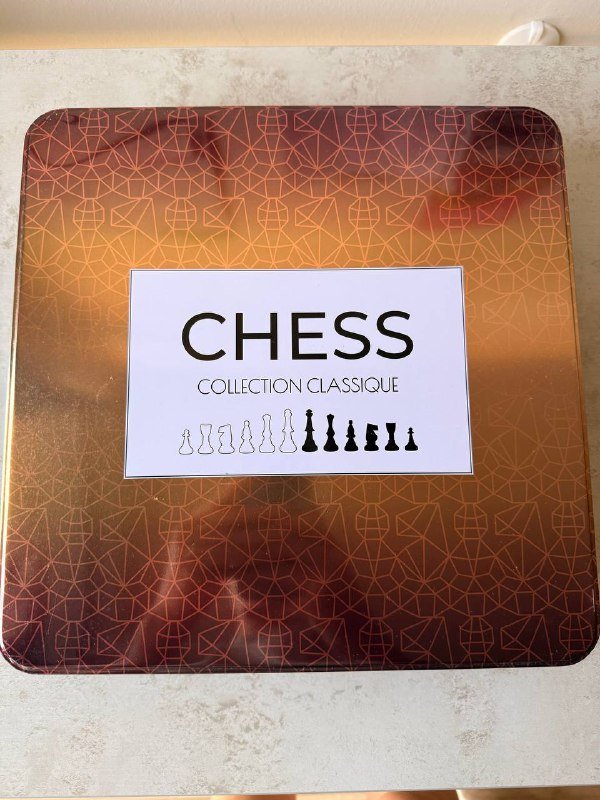 Шахматы деревянные в металлической коробке 2