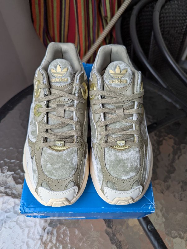Женские кроссовки Adidas ASTIR 2