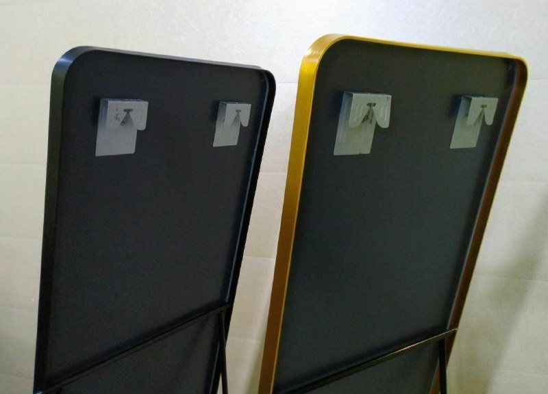 Большое зеркало с металлической рамкой 3