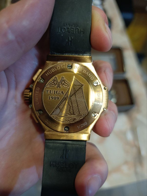 Часы Hublot, Invicta, Gloria в футляре 3