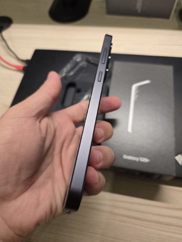 Samsung Galaxy S25+ 512GB Blue Black 3