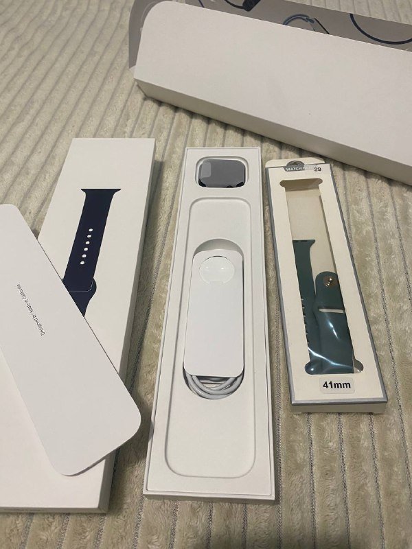 Apple Watch SE 2 40mm черный, два ремешка 4