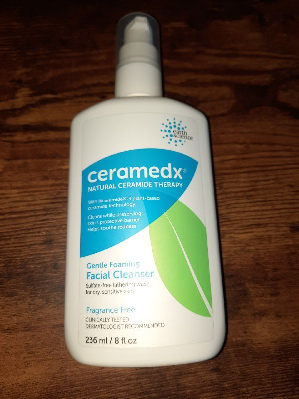 Пенка для умывания с керамидами