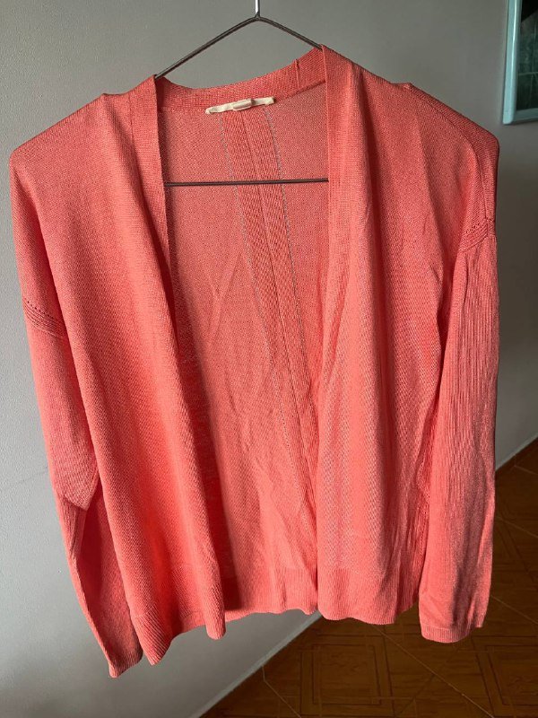 кофточка коралловая, юбка фиолетовая, чёрное платье H&M, платье Love Republic с кружевами, чёрное платье короткое, цветное платье, кожаные зимние перчатки