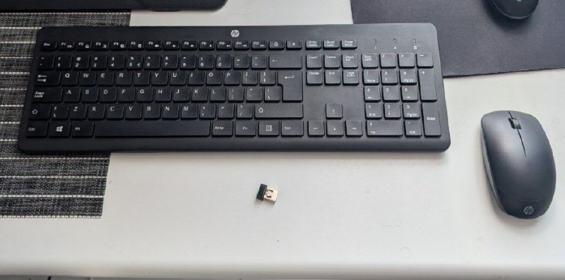 HP 230 Black беспроводной комплект мышь клавиатура