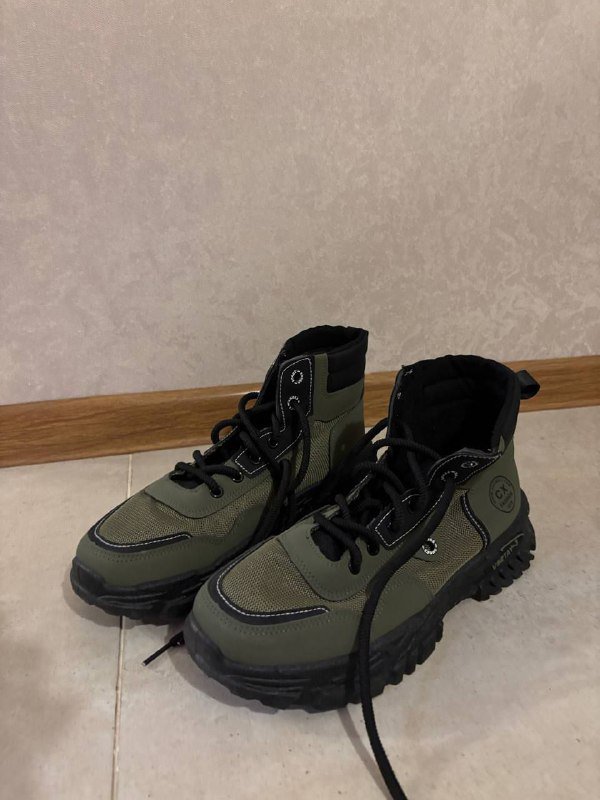 Жилет бронежилет, пояс с подсумками, защитные очки, ботинки 42 размер 5