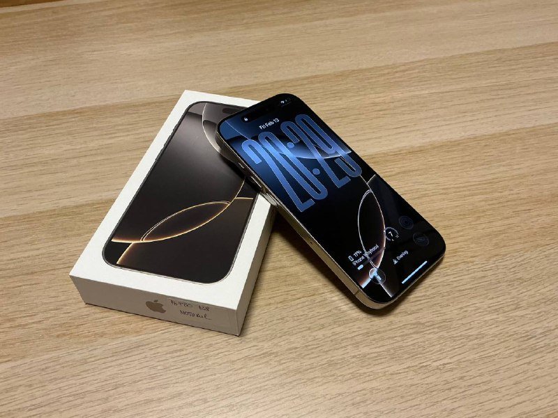 iPhone 16 Pro 128GB, Silicone Case