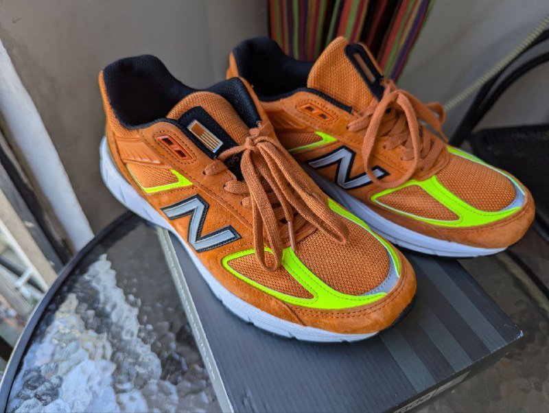 Кроссовки New Balance 990v5