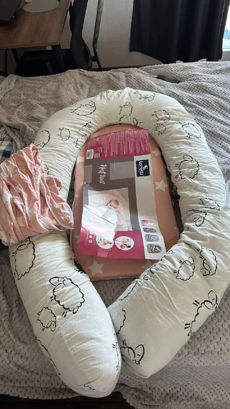 Pregnancy pillow, newborn baby nest cocoon 1