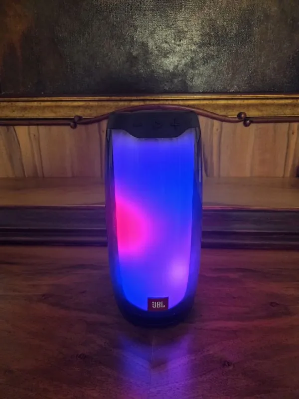 JBL Pulse 4 колонка 1