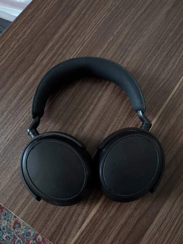Sennheiser Momentum 4 Wireless Black 1