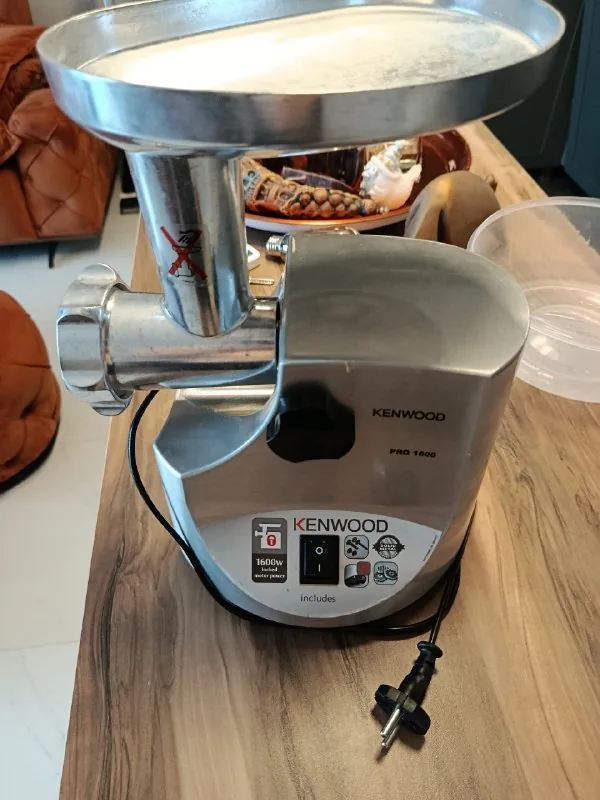 Мясорубка Kenwood Pro 1600