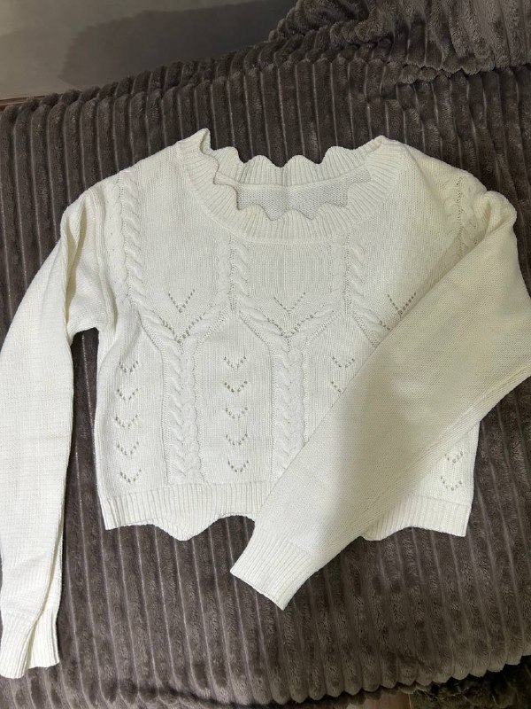 мужские спортивные штаны Adidas, женский свитер, женские брюки Zara 5