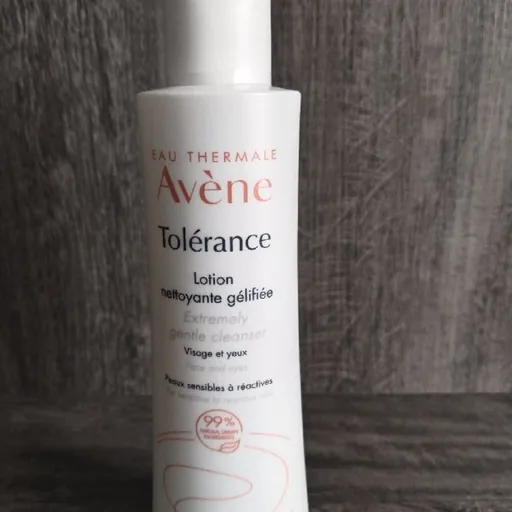 Avene очищающий гель для лица
