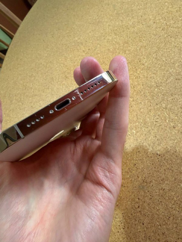 iPhone 13 Pro Max 256gb с чехлом и кабелем 5