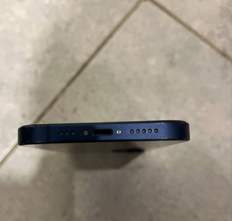 Продаю iPhone 12 128гб, чехол с MagSafe 2