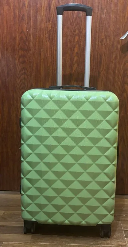 Medium-sized suitcase 1