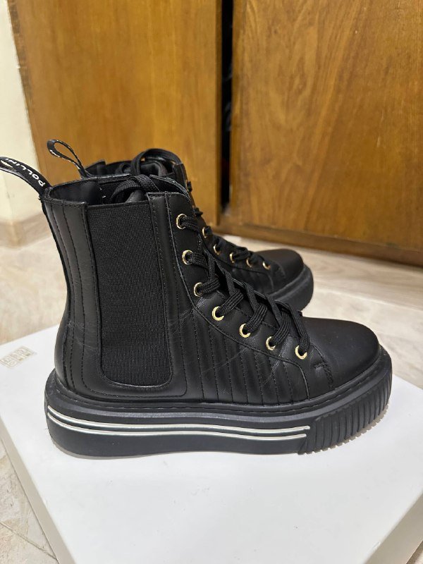 Женские ботинки Pollini из натуральной кожи, размер 38