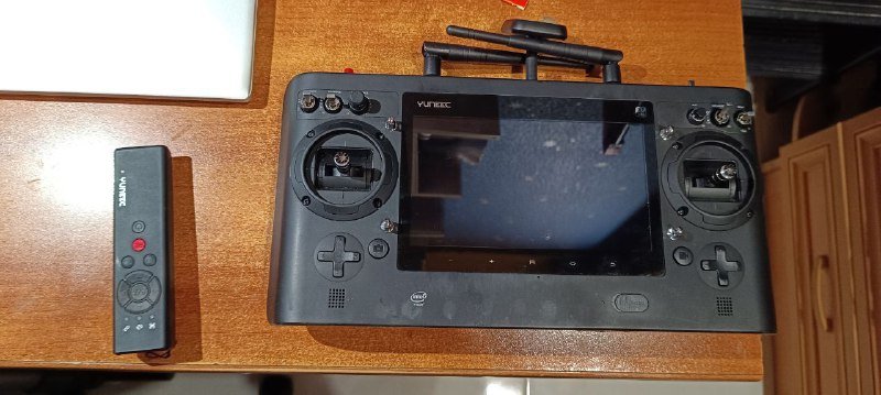 Дрон Yuneec Typhoon H с камерой 4K и аксессуарами