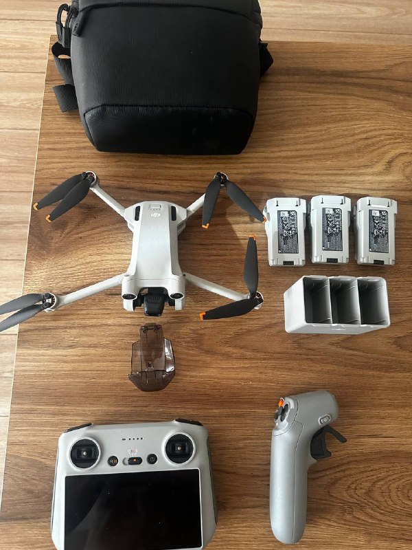 DJI Mini 3 Pro Fly More Combo дрон, DJI Motion Controller 2