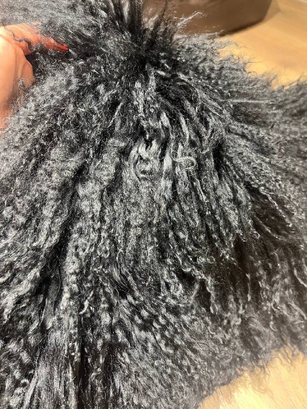 Жилет из натурального меха ламы Diane Von Furstenberg DVF 10