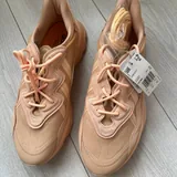 Кроссовки Adidas Ozweego и Calvin Klein 4